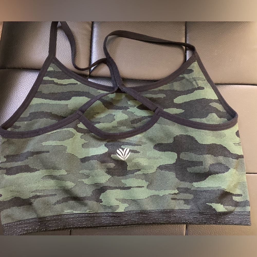 Camo Light Compression Tank Top - Picture 2 of 3
